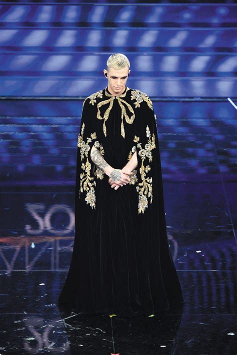 L’outifit Gucci di Achille Lauro a Sanremo 2020 